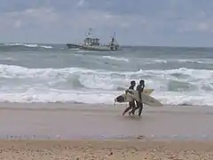 Surfeurs à Lacanau.