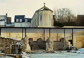 Ruines de l'église Saint-Laurent.