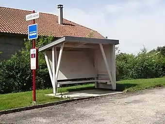 Arrêt de bus.