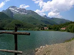Vue depuis le lac de Gramolazzo.