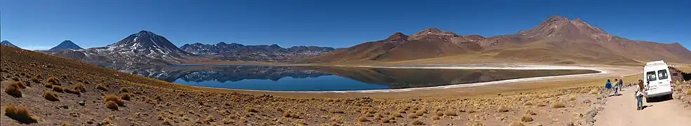 Vue panoramique de la Laguna Miscanti.