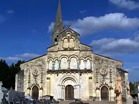 La façade de l'église Saint-Jean-Baptiste (juin 2013).
