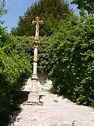 Croix en haut du village