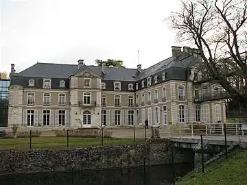 Château de Fonpertuis.