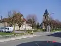 La mairie et l'église.