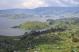 Vue du lac Mutanda (en), au centre du district.