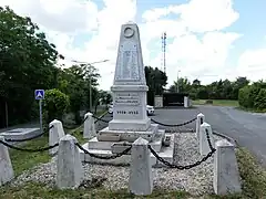 Le monument aux morts.