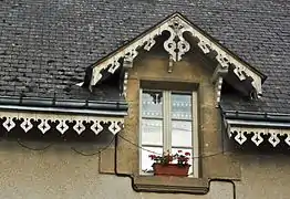 Lucarne à Sainte-Sévère-sur-Indre (Indre).