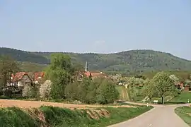 Le village dans le paysage.