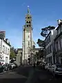 La façade de l'église Saint-Houardon de Landerneau, vue d'ensemble