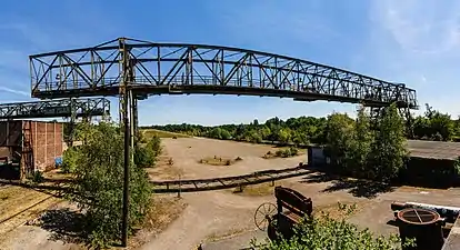 Grue sur la zone extérieure du parc paysager.