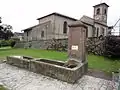 Fontaine et l'église.