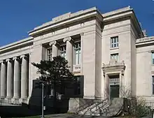 Image du Langdell Hall, bâtiment de l'université de droit d'Harvard.