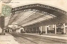 La gare au début du XXième siècle, côté voies. Avec sa verrière.