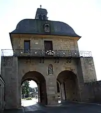 Porte des Moulins.