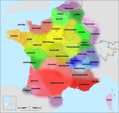 Langues régionales en France.La Wallonie est au NE : tout le wallon (vert foncé), un morceau de picard (vert plus clair à l'ouest), un brin de lorrain (vert plus clair au sud) entourant le wallon proprement dit. L'excroissance latine