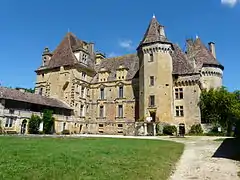 Le château de Lanquais.