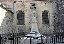 Le monument aux morts.