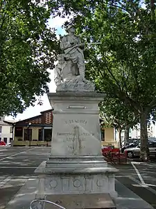 Le monument aux morts.