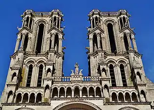 Les deux tours de la façade occidentale.