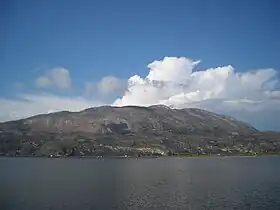 Vue du mont Lapithas depuis la mer.