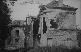 Ruines du château du bas en 1918.