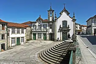 L'église de la Miséricorde (1534) et sa maison sainte (irmandade).