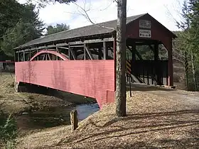 Le pont couvert de Cogan House.