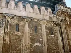 Colonnes doriques à l'extérieur