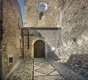 Parvis de l'église Notre-Dame-de-l'Assomption