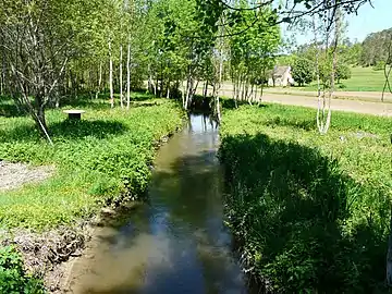 La Laurence en amont du pont près de la chapelle Saint-Rémy.