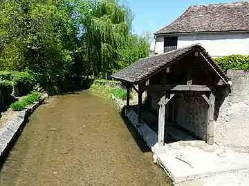 La Laurence dans le bourg d'Auriac-du-Périgord.