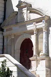 Le portail de l'aile Renaissance.