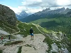 Descente juste après le forcella col dei Bos.