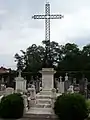 Le monument aux morts dans le cimetière (août 2012)