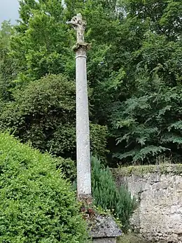 La croix du cimetière.