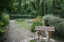 Lavoir aménagé.