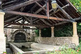 Fontaine-lavoir.