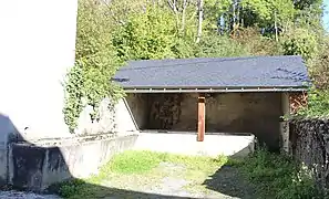 Le lavoir rue de Bousquet.