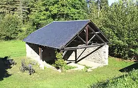 Le lavoir du Biouès.