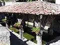 Lavoir de la fontaine Galiane, vue rapprochée.