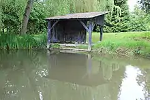 Lavoir sur le bord du Garun à Montfort-sur-Meu