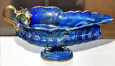 Coupe en lazurite, or, bronze, émail (1579)