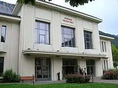 Façade principale du bâtiment du Foyer municipal