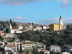 Le Sanctuaire vu depuis la montagne derrière Rijeka.