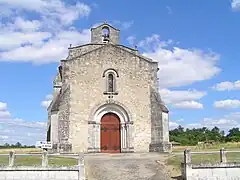 La façade et l'entrée.