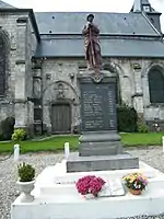 Monument aux morts« Poilu au repos – Monument aux morts à Le Boisle », sur e-monumen