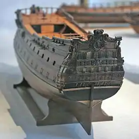 Photographie d'une maquette en bois de navire.