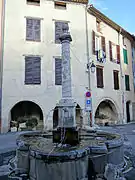 Fontaine de 1842, place de la Fontaine.