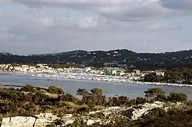 Le Brusc depuis l'île des Embiez